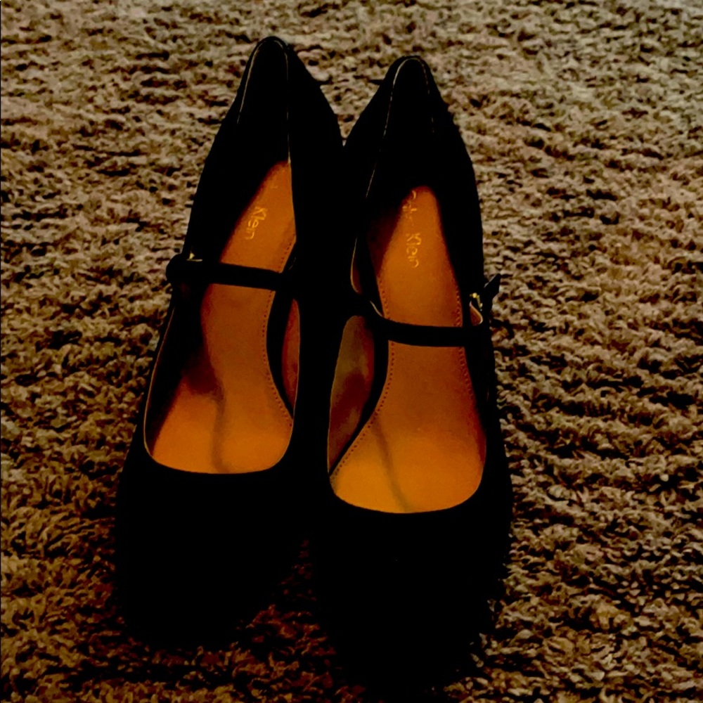 Only worn 1x. Almost brand new.